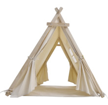 Tipi en bois et en tissu