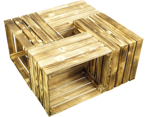 Dekorative Anordnung aus vier Holzkisten