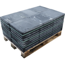 Stapel Gehwegplatten auf einer Palette