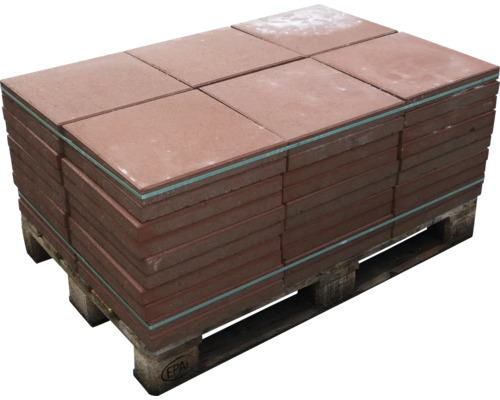 Palette mit Betonplatten für den Aussenbereich