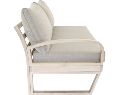 Gartensessel mit Kissen und Holzrahmen