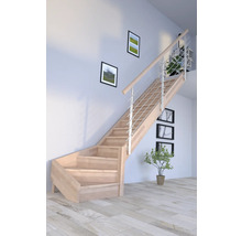 Escalier en bois avec rampe en acier inoxydable dans une pièce lumineuse