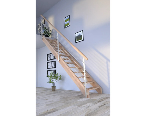 Escalier en bois avec rampe en acier inoxydable dans une pièce lumineuse