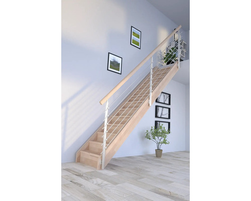 Escalier en bois clair avec rampe en acier inoxydable dans une pièce lumineuse