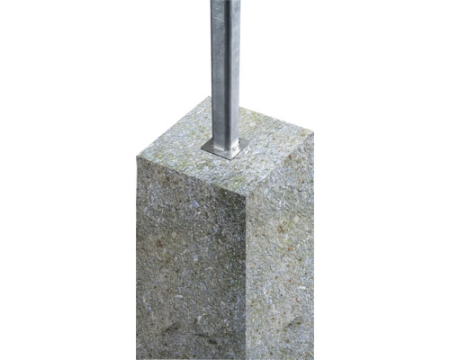 Einbetonierter Vierkantpfosten für den Aussenbereich