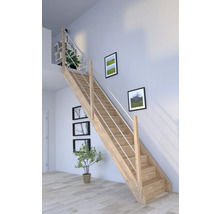 Escalier en bois avec rampe en métal dans une pièce lumineuse