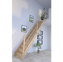 Escalier en bois avec rampe dans un espace de vie