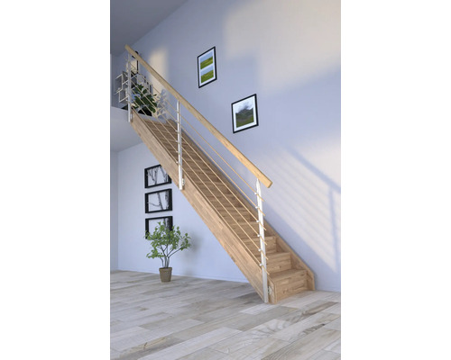 Escalier à limons Pertura Notos chêne avec des contremarches non traité droit 13 Pièce(s) marches/14 pas de marche garde-corps à barres verticales Escalier en bois avec rampe en acier inoxydable dans un espace de vie moderne