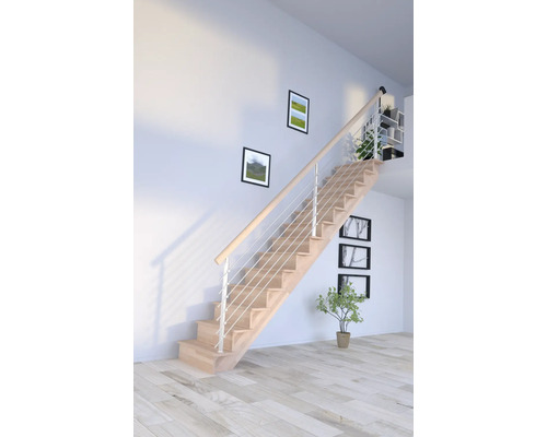 Escalier en bois clair avec rampe en acier inoxydable dans un intérieur moderne.