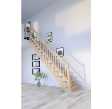 Escalier en bois avec rampe blanche dans une pièce lumineuse
