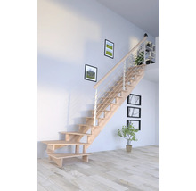 Escalier en bois avec rampe en acier inoxydable dans une pièce lumineuse