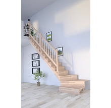 Escalier en bois avec rampe blanche dans une pièce lumineuse avec des œuvres d''art.