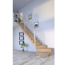 Escalier en bois avec rampe en acier inoxydable dans une pièce lumineuse