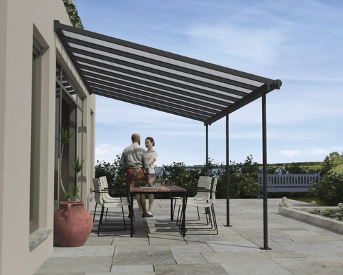 Toit de terrasse avec table et chaises sur une terrasse