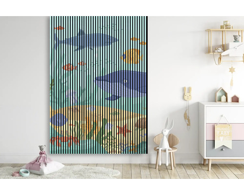 Image murale décorative avec motif sous-marin dans une chambre d''enfant.