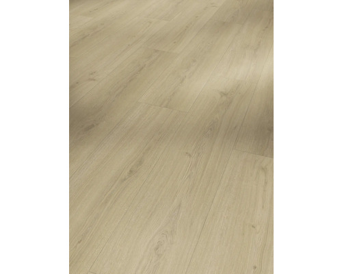 Verlegter Laminatboden in Holzoptik