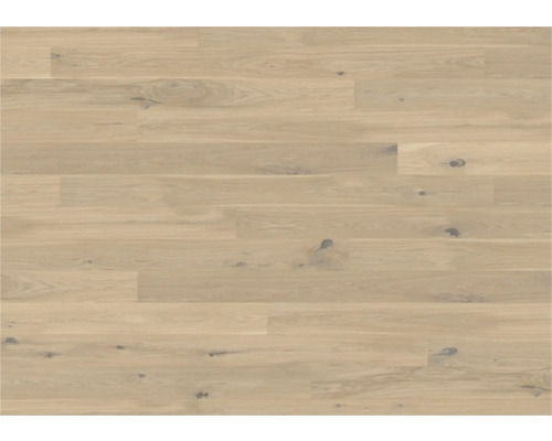 Plancher en bois de chêne avec finition claire