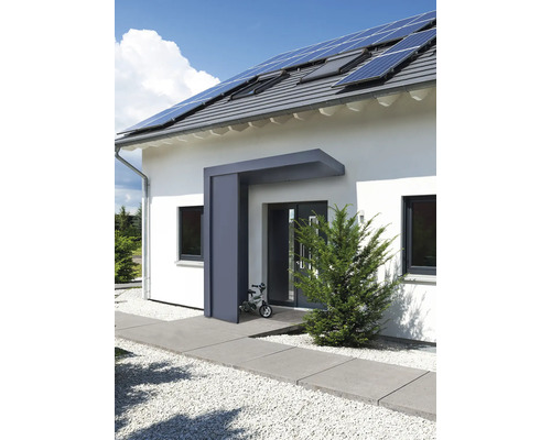 Gutta Blende BS Depot RAL 7016 anthrazit 55x220 cm Einfamilienhaus mit Solaranlage auf dem Dach und Vordach über dem Eingang