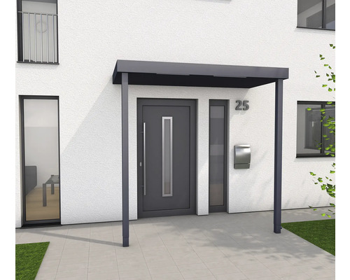 Eingangsbereich eines Hauses mit einem Vordach über der Tür