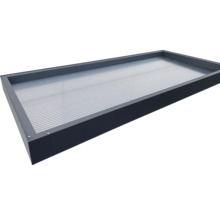 Rechteckiger Pflanzkasten mit Rillenstruktur