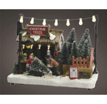 Weihnachtsmarktszene mit Figuren, Tannenbäumen und Beleuchtung