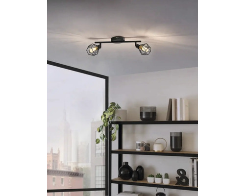 Deckenleuchte mit zwei Leuchten im modernen Wohnraum