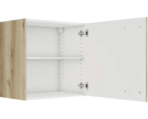 Armoire haute ouverte avec étagères