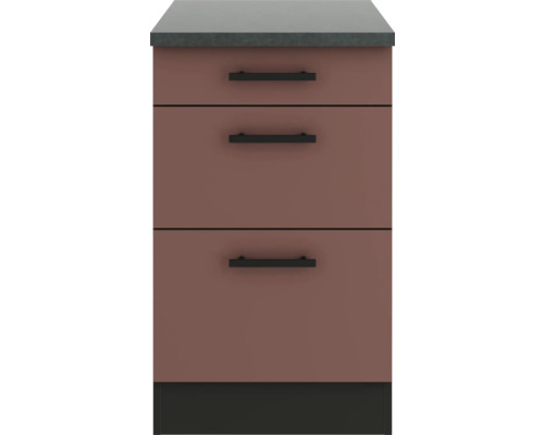 Meuble bas avec trois tiroirs et poignées