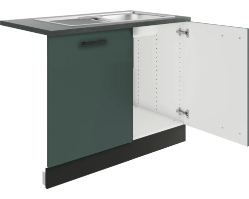 Meuble sous-évier avec porte ouverte et évier