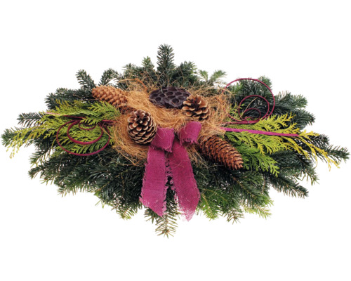 Weihnachtsgesteck mit Tannenzweigen, Zapfen und Schleife
