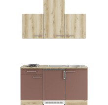 Küchenzeile mit Hängeschränken, Spüle und Kochfeld