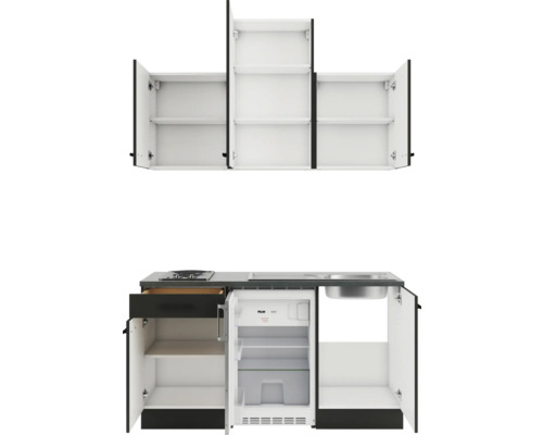 Kompakte Küchenzeile mit Hängeschränken, Spüle, Kochfeld und Kühlschrank für kleine Räume