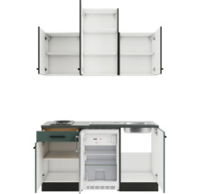 Mini-cuisine moderne avec évier, plaque de cuisson, réfrigérateur et placards hauts