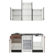 Komplette Miniküche mit Spüle, Kochfeld, Kühlschrank und Hängeschränken.