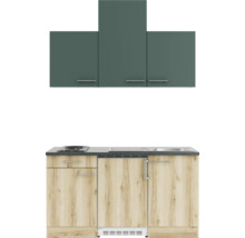 Cuisine équipée avec évier, plaque de cuisson et armoires murales