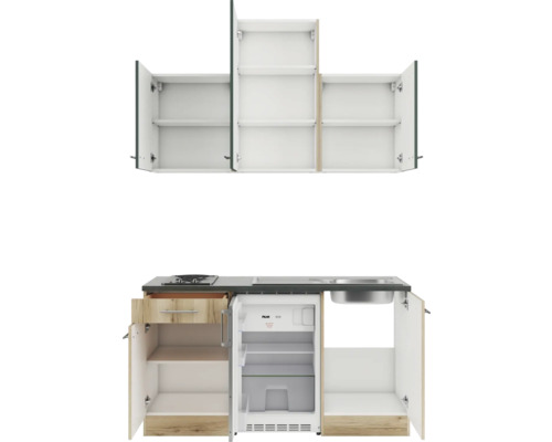 Cuisine compacte avec évier, plaque de cuisson, réfrigérateur et armoires murales.