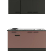 Küchenzeile mit Hängeschränken, Spüle und Kochfeld