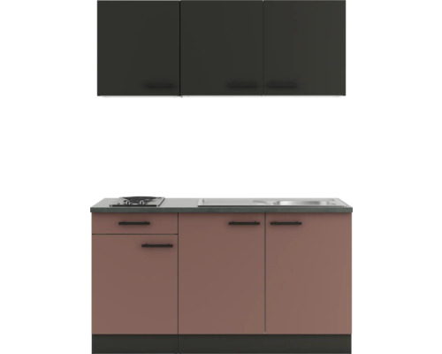 Küchenzeile mit Hängeschränken, Spüle und Kochfeld