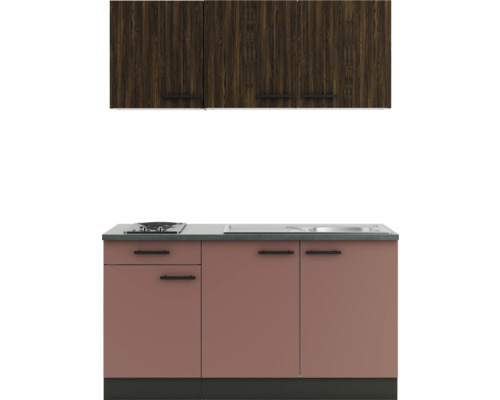 Küchenzeile mit Ober- und Unterschränken, Spüle und Kochfeld