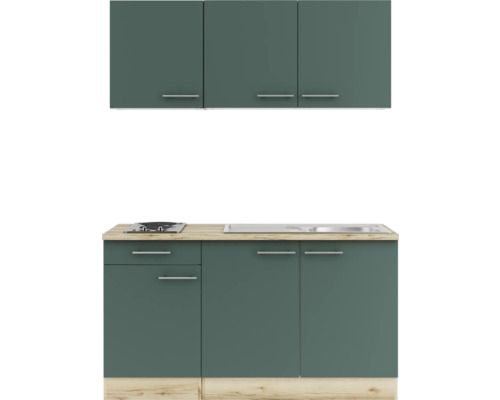 Cuisine équipée avec éléments hauts et bas, cuisinière et évier