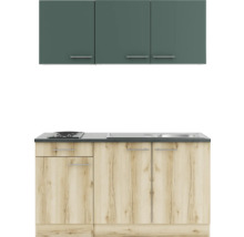 Cuisine équipée avec éléments hauts et plaque de cuisson