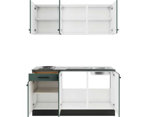 Cuisine avec armoires suspendues, évier et plaque de cuisson pour l''aménagement de la cuisine