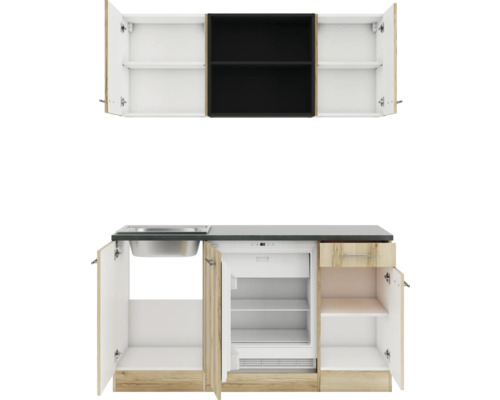 Küchenzeile mit Spüle, Kühlschrank und Schränken für den Hornbach Webshop
