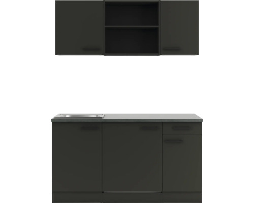 Küchenzeile mit Spüle und Hängeschränken