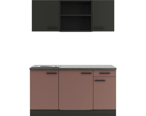 Küchenzeile mit Spüle und Hängeschränken