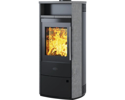 Kaminofen mit Feuerraum und Tür