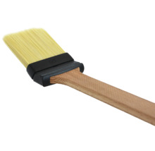 Flachpinsel mit Borsten und Holzgriff
