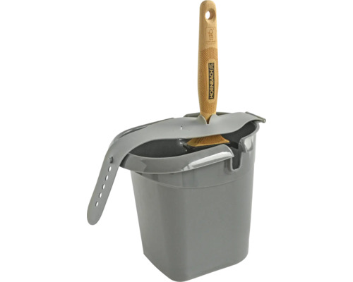 Farbeimer mit Abstreifgitter und Pinsel