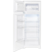 Réfrigérateur blanc ouvert avec étagères