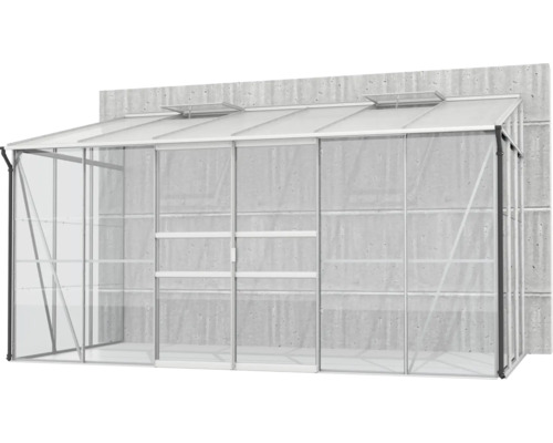 Serre avec fenêtre coulissante et lucarne de toit.